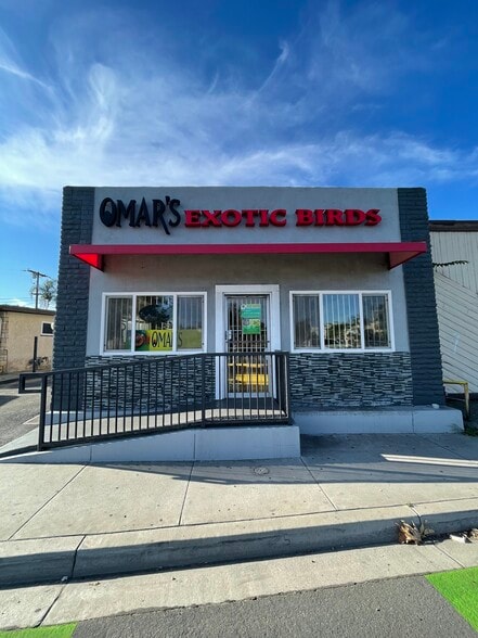 410 Vista Village Dr, Vista, CA for lease - Building Photo - Image 3 of 33
