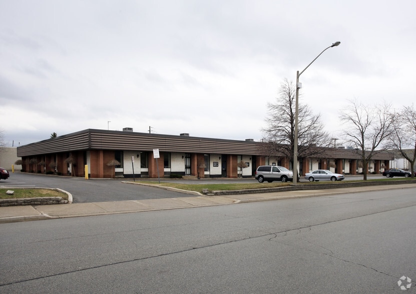 2708-2728 Rena Rd, Mississauga, ON for sale - Building Photo - Image 3 of 7