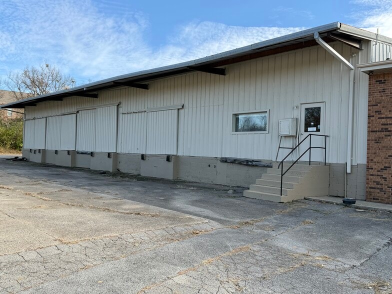 239 James St, Gallatin, TN à louer - Photo du bâtiment - Image 2 de 12