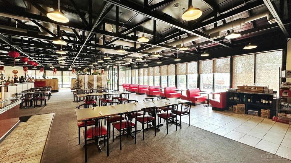 11483 Chester Rd, Springdale, OH for sale - Building Photo - Image 3 of 8