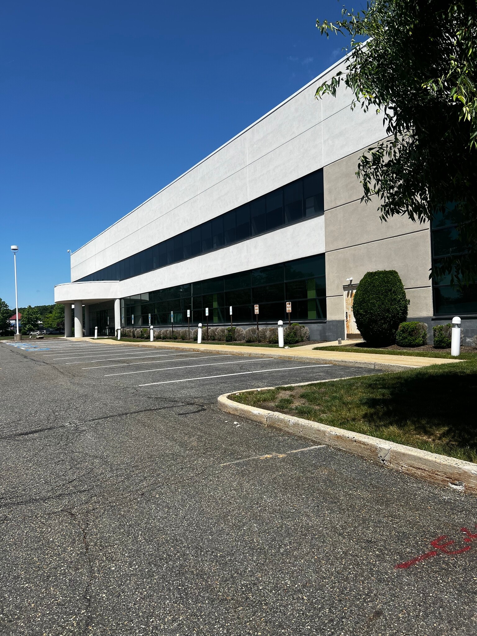 260 Industrial Way W, Eatontown, NJ for lease Building Photo- Image 1 of 4