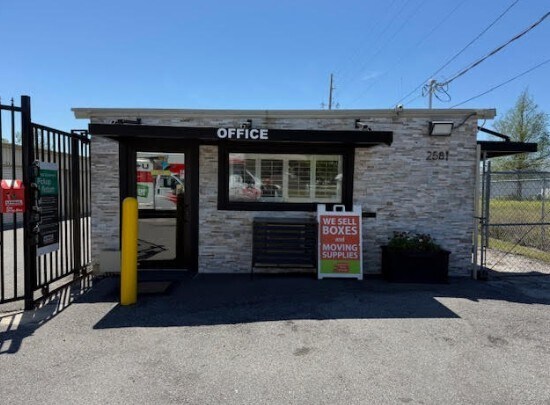 2581 Broadview Dr, Kissimmee, FL à louer - Photo du bâtiment - Image 3 de 4