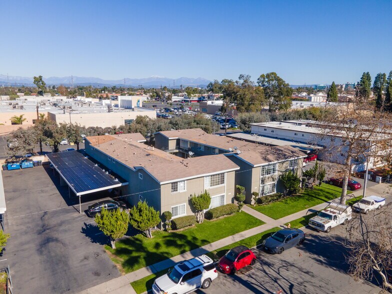 10851-10861 Palma Vista Ave, Garden Grove, CA à vendre - Photo du bâtiment - Image 2 de 14