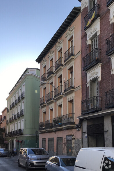 Multi-résidentiel dans Madrid, MAD à vendre - Photo du bâtiment - Image 2 de 2