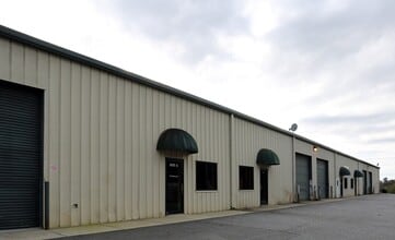 3345 Hutchinson Rd, Cumming, GA à louer Photo intérieure- Image 1 de 3