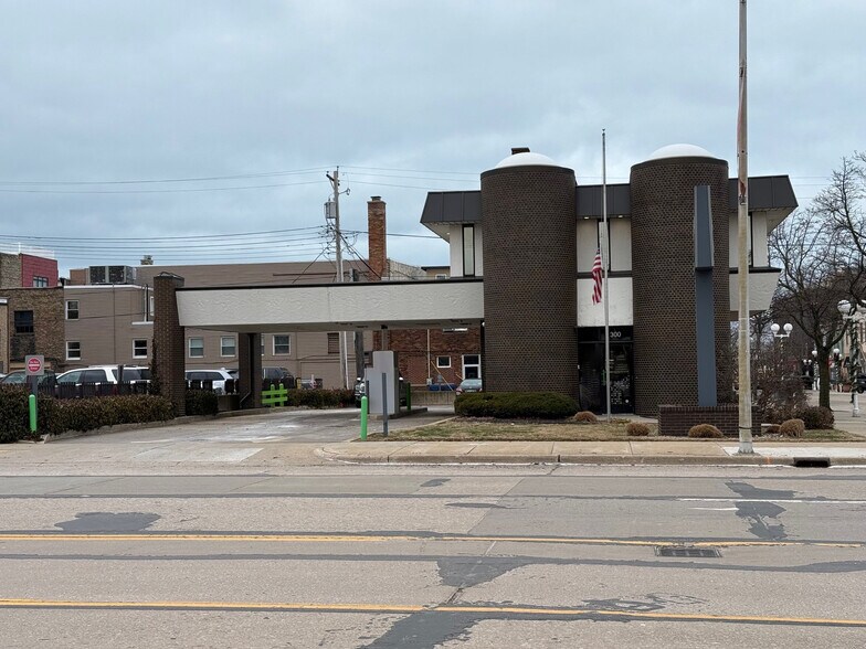 300 Main St, Saint Joseph, MI à vendre - Photo du bâtiment - Image 2 de 14