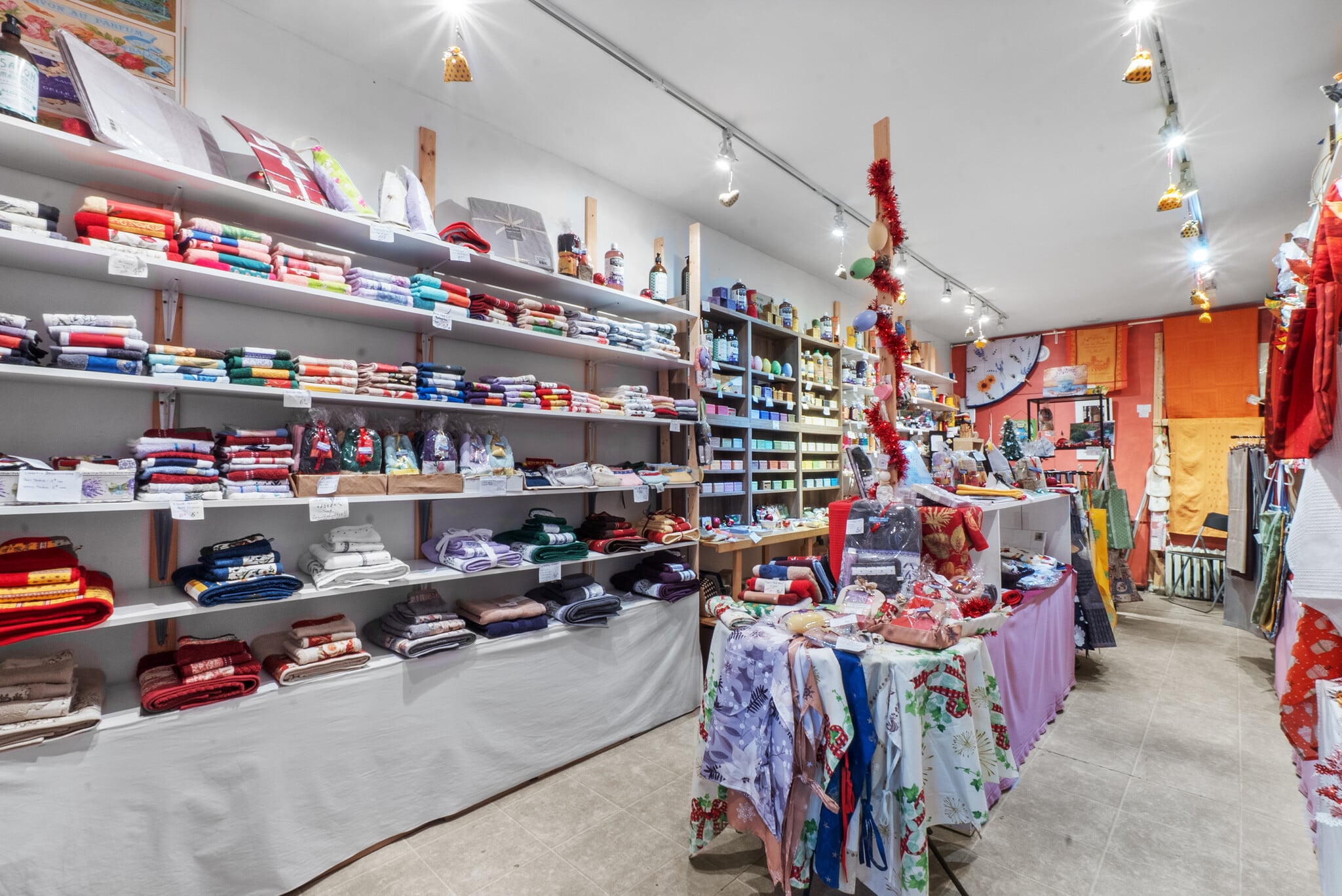 3903 Rue Saint-Denis, Montréal, QC for lease Interior Photo- Image 1 of 6