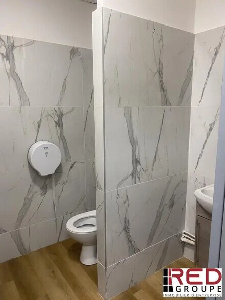 Bureau dans Aubagne à louer - Photo du bâtiment - Image 3 de 4