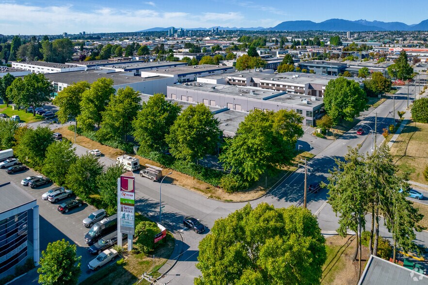 3757 Jacombs Rd, Richmond, BC à louer - Photo du bâtiment - Image 3 de 4