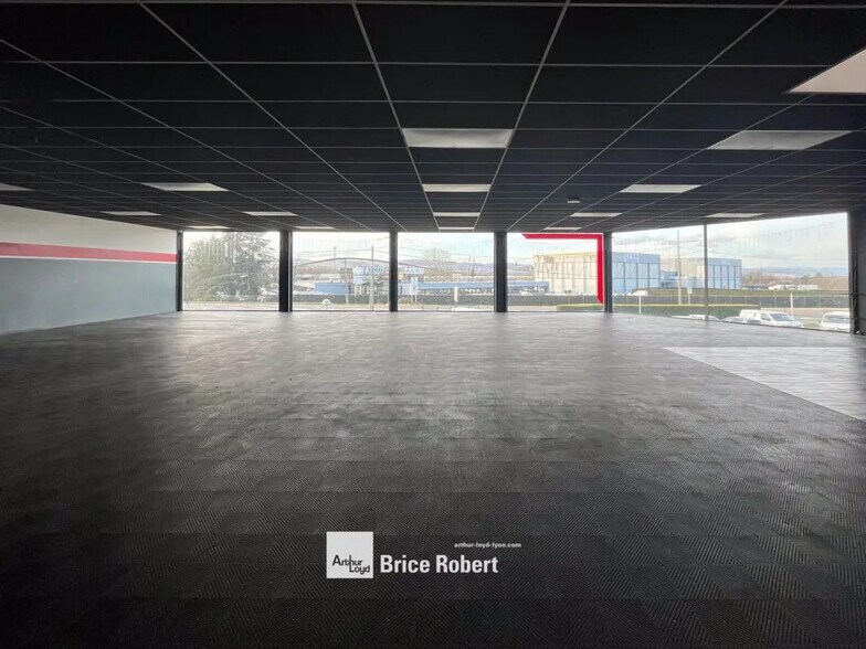 Flex in Lissieu for sale - Interior Photo - Image 2 of 5