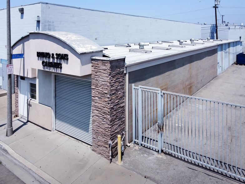1690 Hayes Ave, Long Beach, CA for sale - Primary Photo - Image 1 of 32