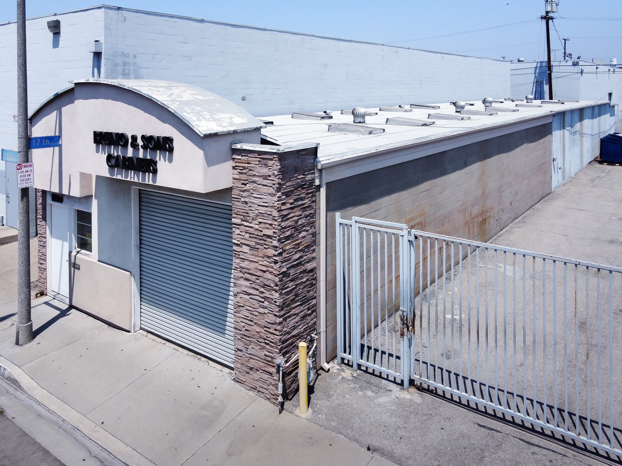 1690 Hayes Ave, Long Beach, CA à vendre Photo principale- Image 1 de 33