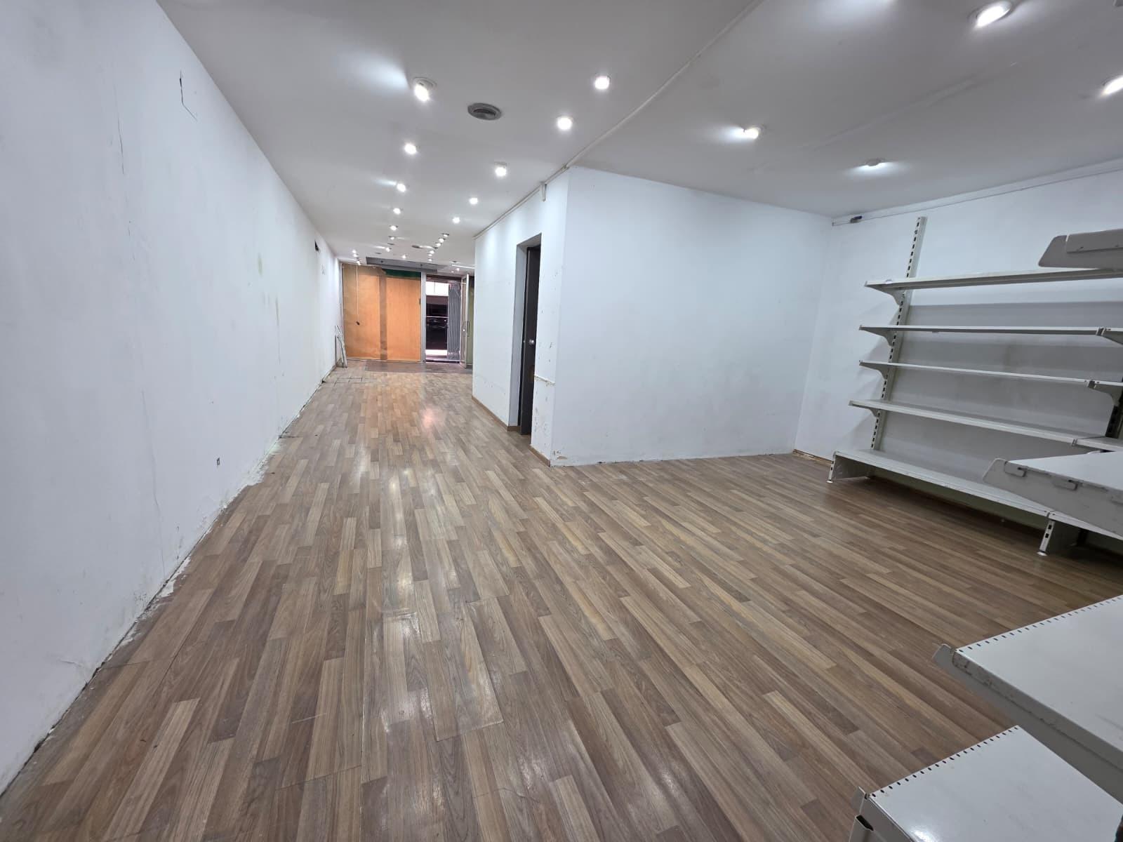 Retail in Igualada, Barcelona for lease Interior Photo- Image 1 of 8