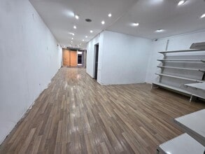 Retail in Igualada, Barcelona for lease Interior Photo- Image 1 of 8