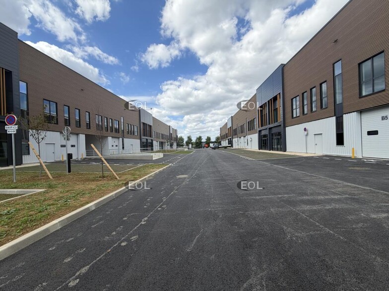 Flex in Wissous for lease - Building Photo - Image 2 of 6