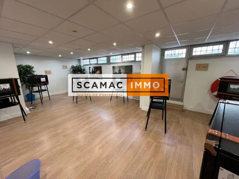 Flex dans Montrouge à louer - Photo du bâtiment - Image 3 de 12