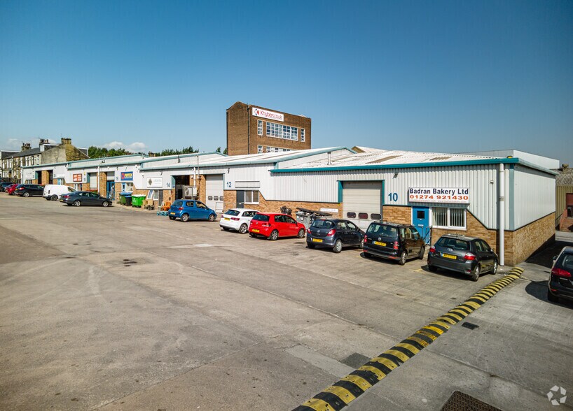 22 Great Russell Ct, Bradford à vendre - Photo principale - Image 1 de 1