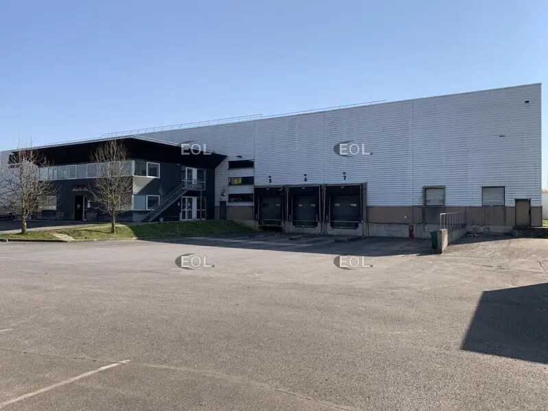 Industrial in Saint-Michel-sur-Orge for lease Building Photo- Image 1 of 12