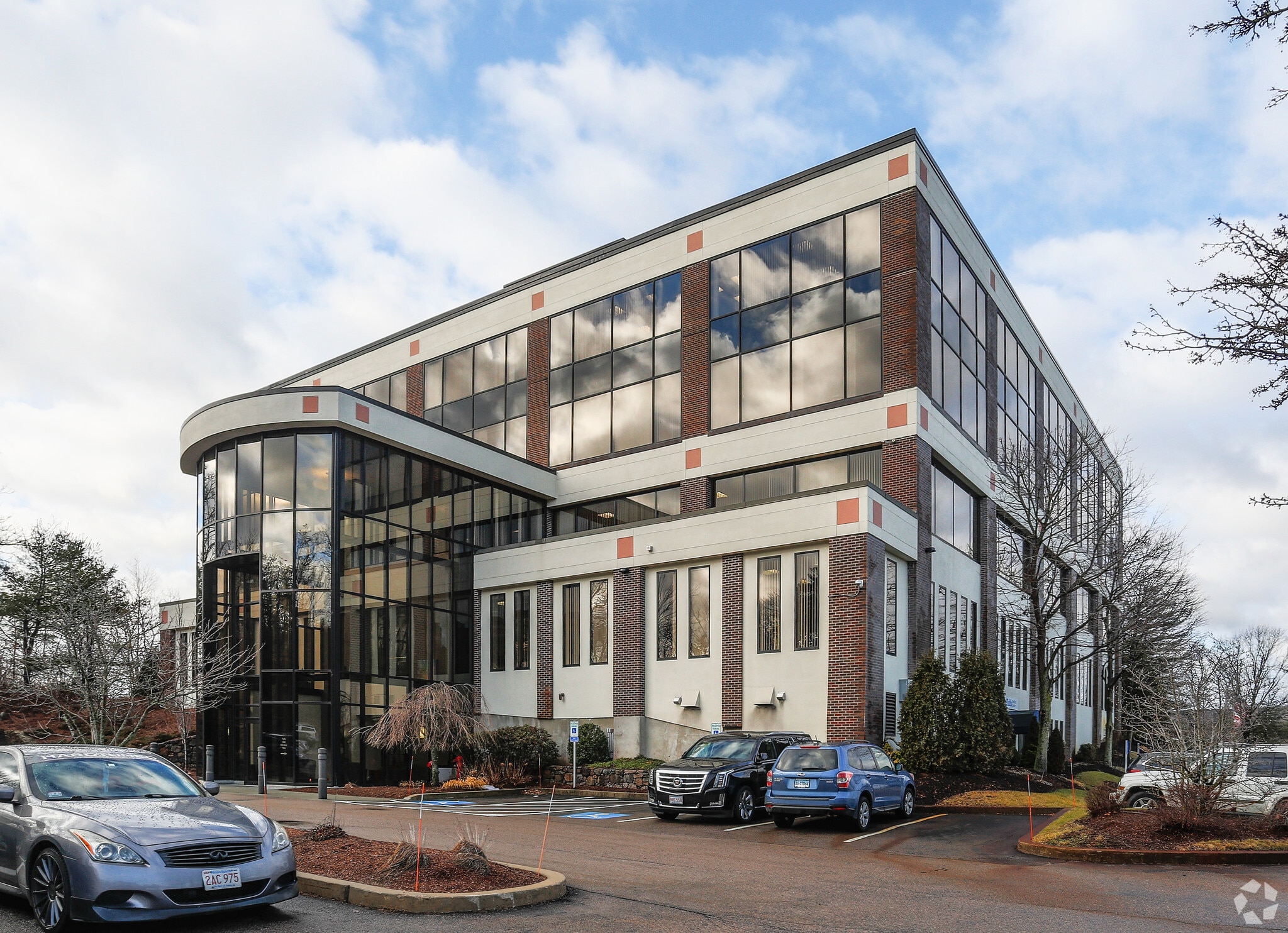 15 Braintree Hill Office Park, Braintree, MA for lease Primary Photo- Image 1 of 19