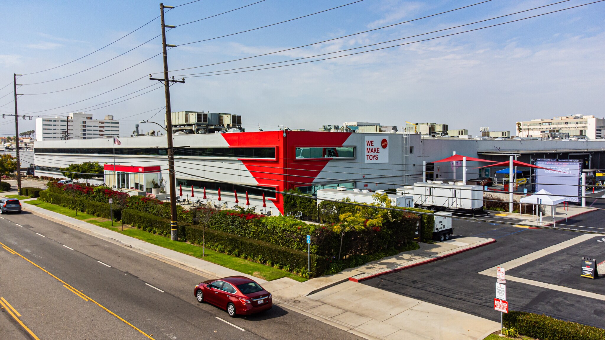 2031 E Mariposa Ave, El Segundo, CA à louer Photo du b timent- Image 1 de 5