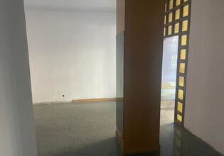 Retail in Madrid, Madrid for lease Interior Photo- Image 2 of 4
