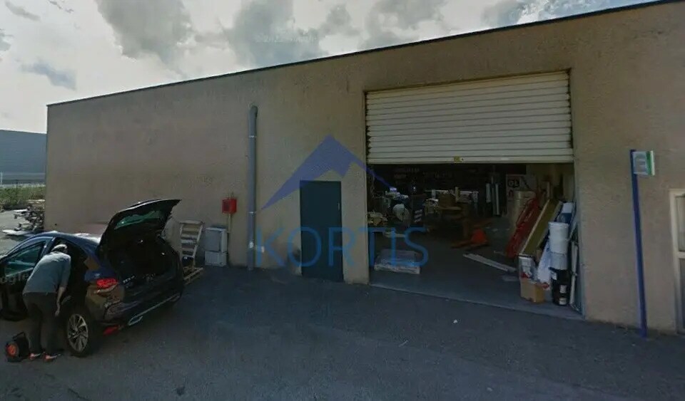 Flex dans Meyzieu à louer - Photo du bâtiment - Image 1 de 2