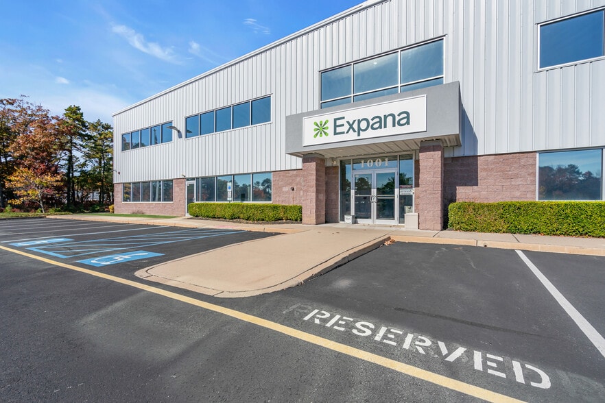 1001 Corporate Cir, Toms River, NJ for lease - Building Photo - Image 3 of 11