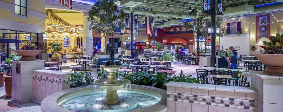 2000 N Neil St, Champaign, IL for lease - Building Photo - Image 3 of 6