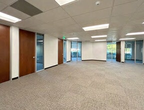7077 Koll Center Pky, Pleasanton, CA à louer Photo intérieure- Image 2 de 3