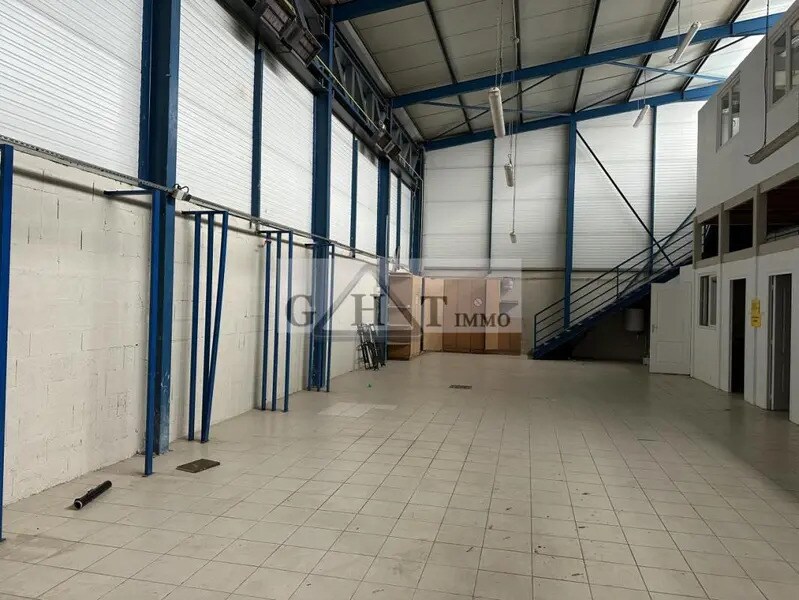 Industrial in Montfermeil for lease Interior Photo- Image 1 of 7
