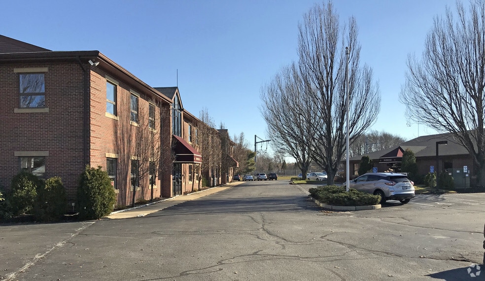 100 Jefferson Blvd, Warwick, RI for lease - Building Photo - Image 1 of 4
