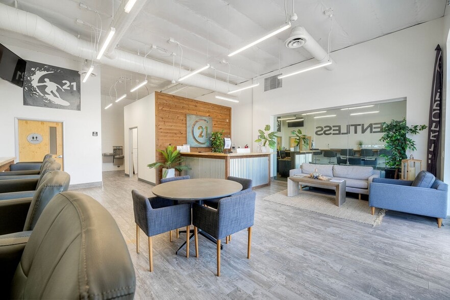 1523 S Coast Hwy, Oceanside, CA for sale - Interior Photo - Image 3 of 41