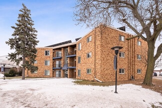 Plus de détails pour 1800 Larpenteur Ave W, Falcon Heights, MN - Multi-résidentiel à vendre