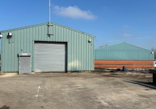 2 Worsley Brow, St Helens à louer - Photo du bâtiment - Image 3 de 8