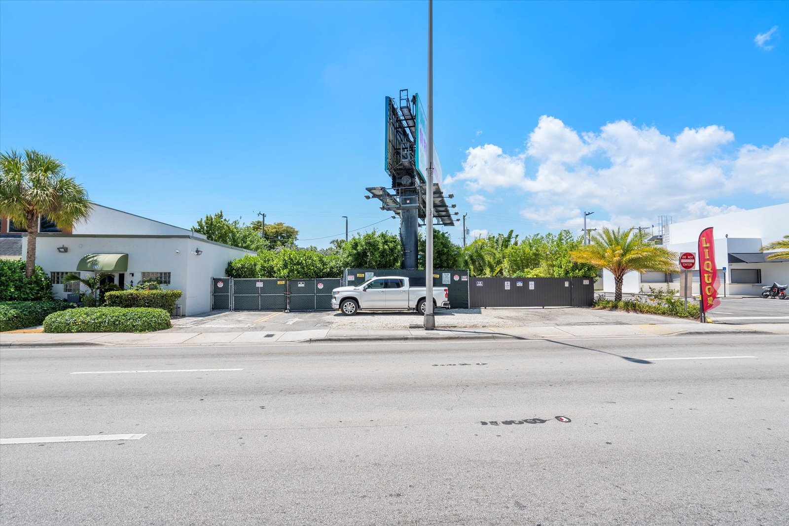 626 NE 167th St, Miami, FL for lease Primary Photo- Image 1 of 2