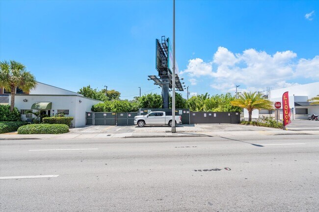 More details for 626 NE 167th St, Miami, FL - Land for Sale