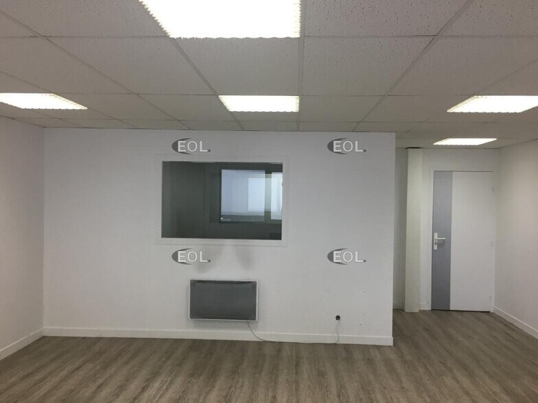 Flex in Saint-Soupplets for lease - Interior Photo - Image 3 of 5
