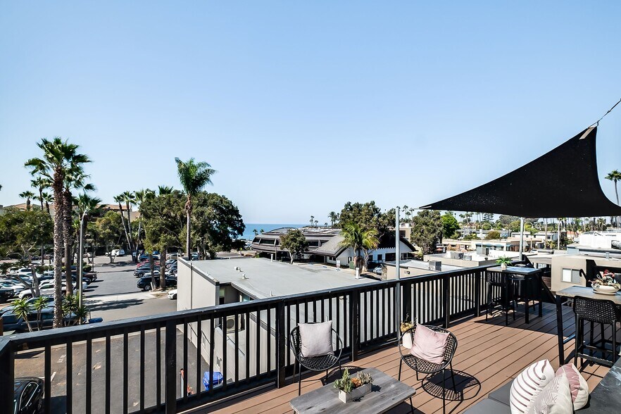 125 S Highway 101, Solana Beach, CA à louer - Photo du bâtiment - Image 2 de 5