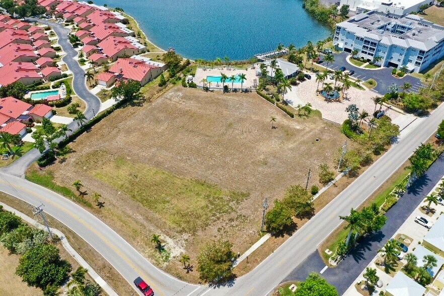 2001 Bal Harbor Blvd, Punta Gorda, FL à vendre - Aérien - Image 1 de 5