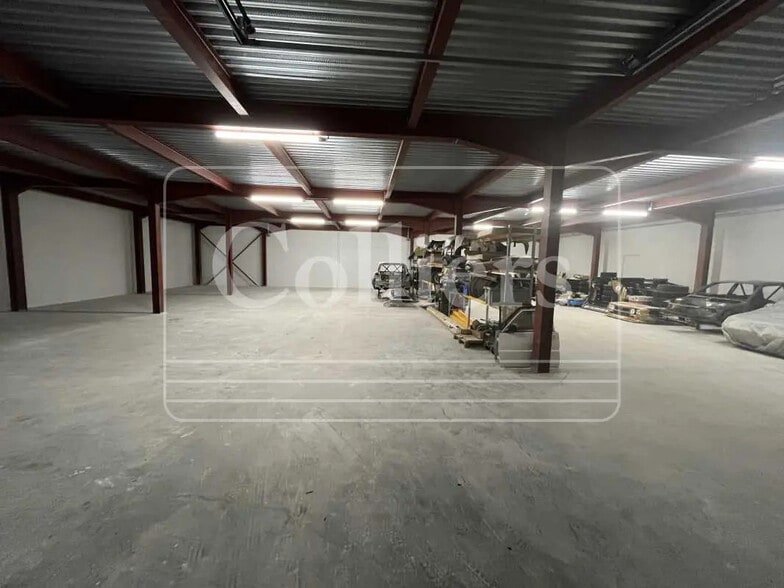 Office in Marseille for lease - Building Photo - Image 1 of 12