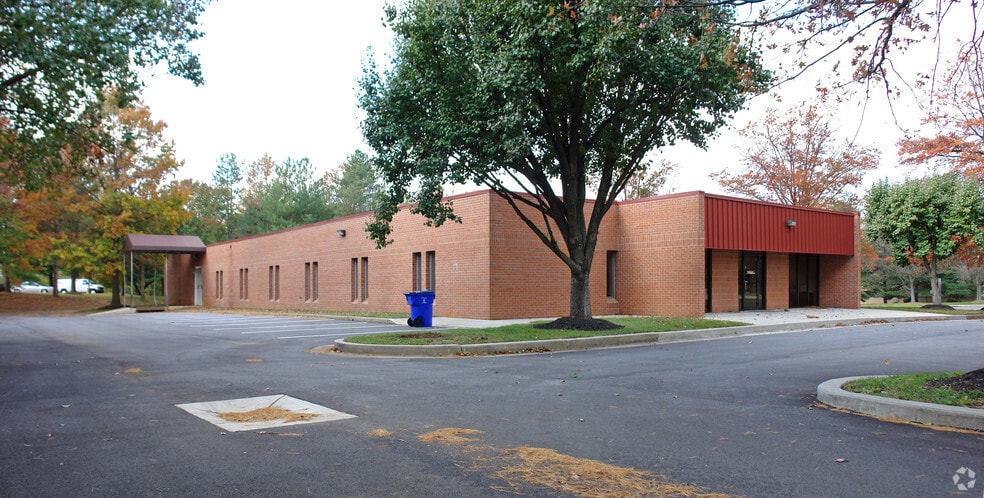 8901 Herrmann Dr, Columbia, MD for lease - Primary Photo - Image 1 of 4
