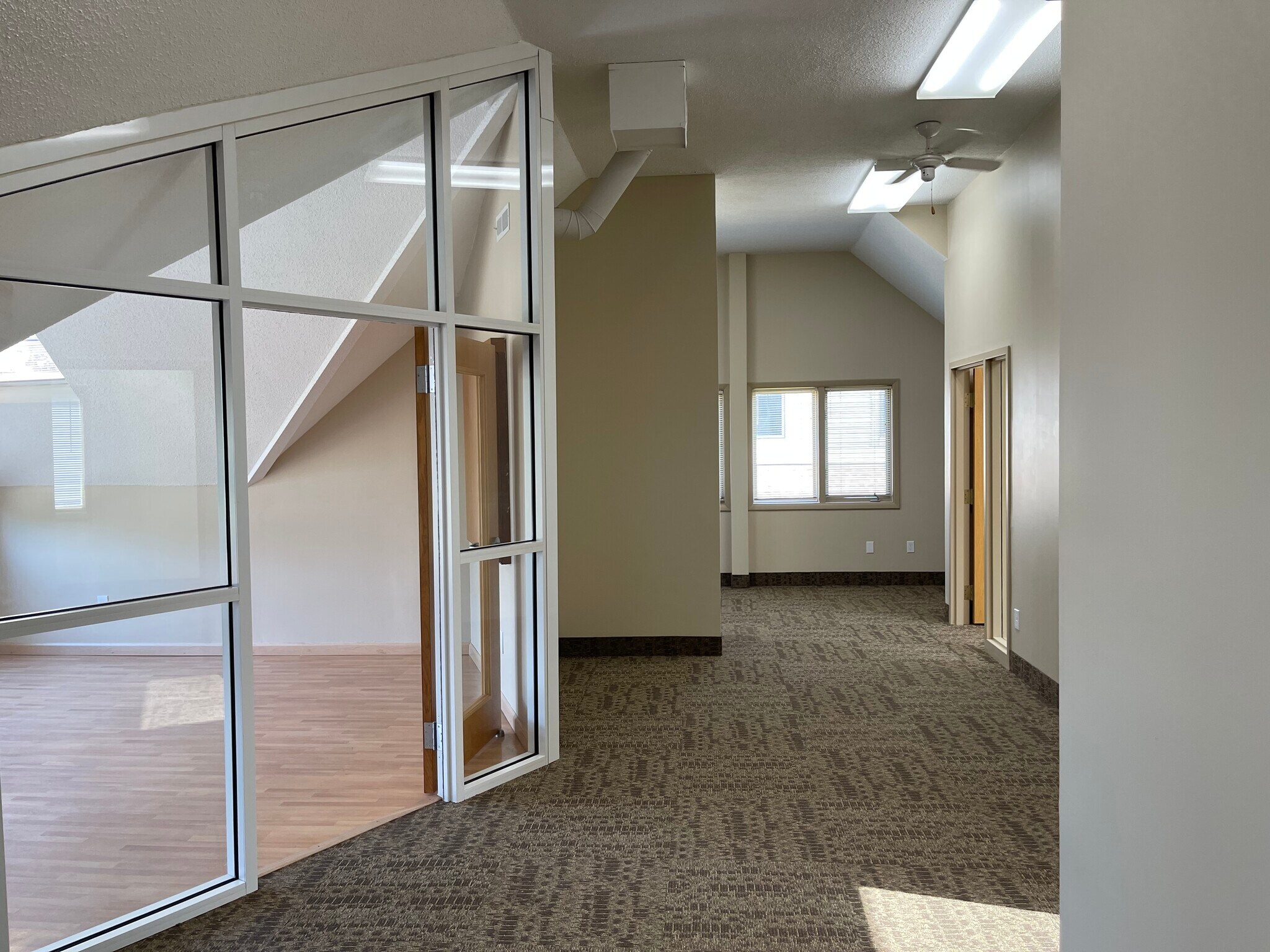 6200 Som Center Rd, Solon, OH à louer Photo intérieure- Image 1 de 9