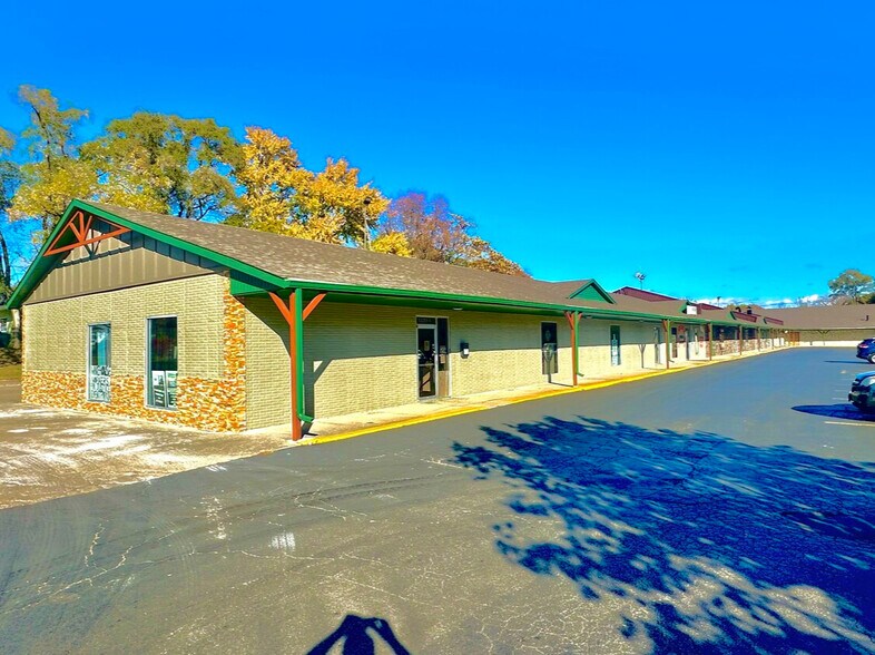 1220 Richards St, Joliet, IL à louer - Photo du bâtiment - Image 2 de 5