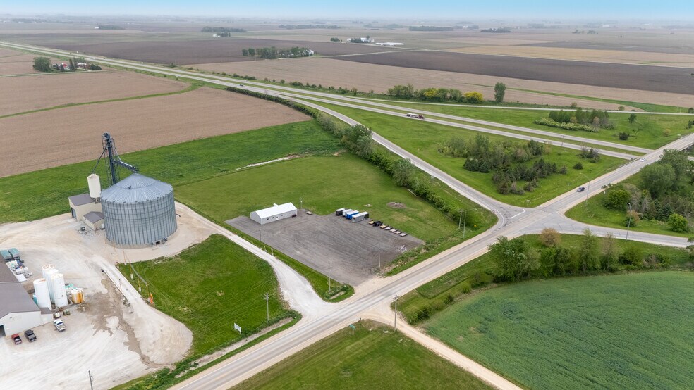 2338 Benson Shady Grove Ave, Jesup, IA à vendre - Photo du bâtiment - Image 1 de 1