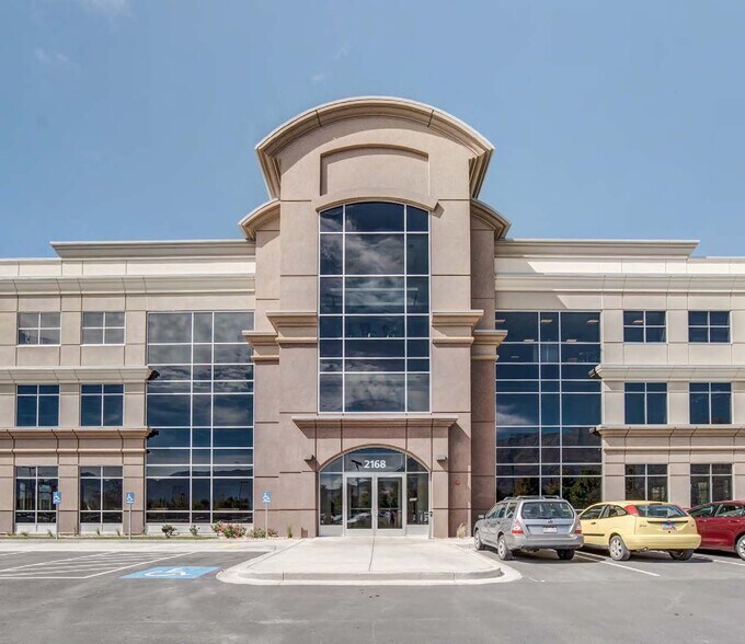 2168 W Grove Pky, Pleasant Grove, UT à louer - Photo du bâtiment - Image 2 de 5