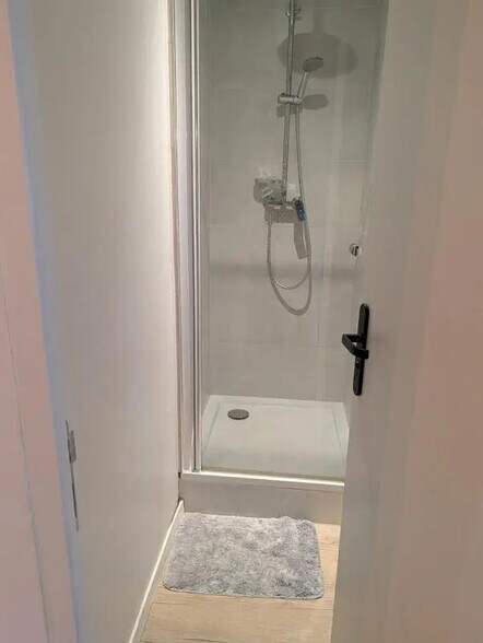 185 Rue Corindon, Éguilles for lease - Interior Photo - Image 3 of 3