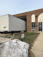 528-532 Morse Ave, Schaumburg, IL à louer Photo intérieure- Image 1 de 7