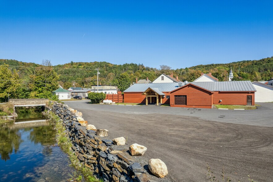 1 Maple ave, Chelsea, VT à vendre - Photo du bâtiment - Image 2 de 50