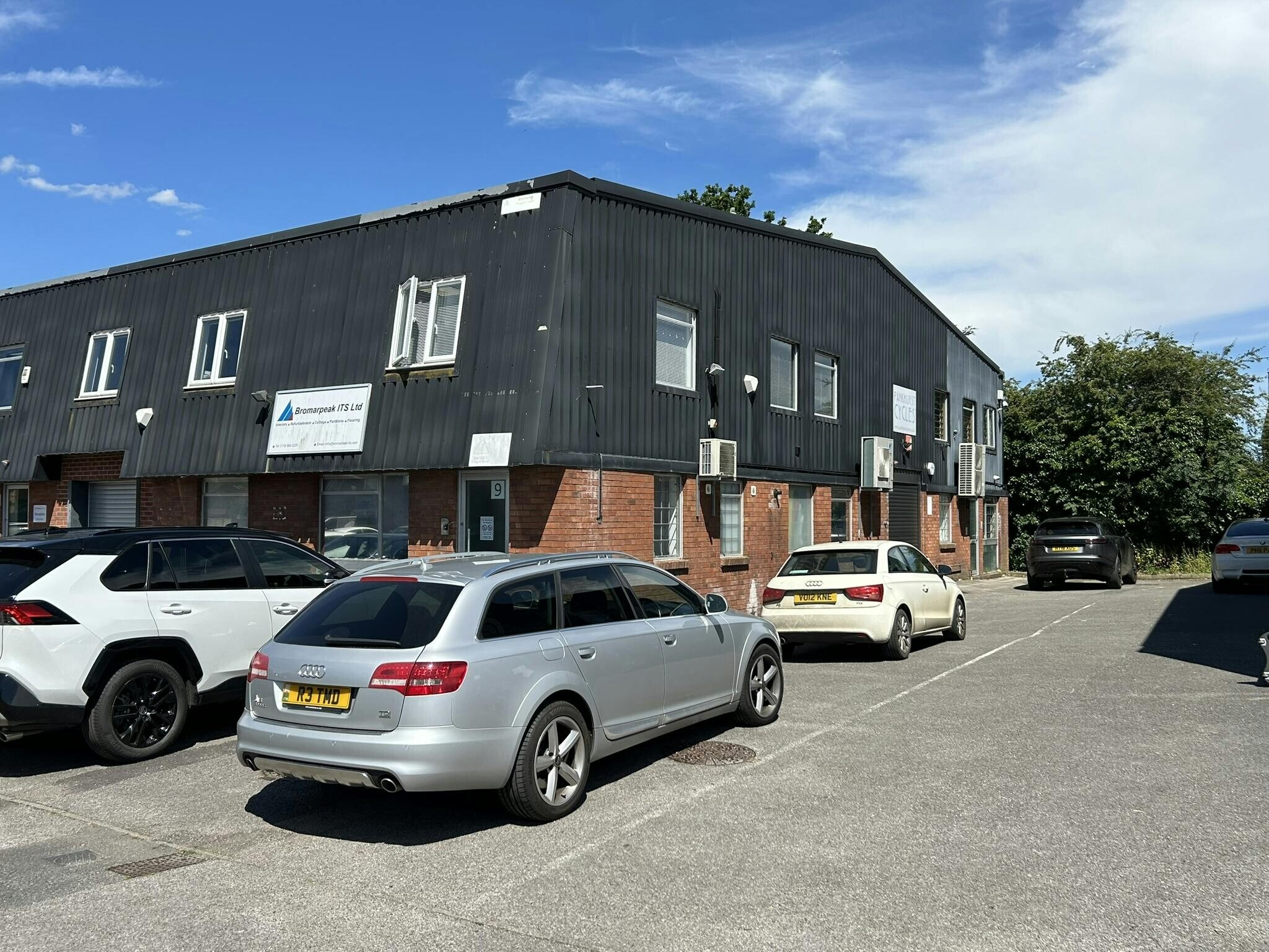 Horseshoe Rd, Reading à louer Photo du bâtiment- Image 1 de 8