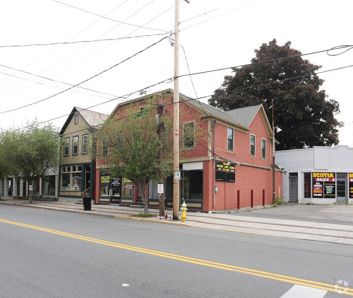 106 Mohawk Ave, Scotia, NY for sale - Primary Photo - Image 1 of 1